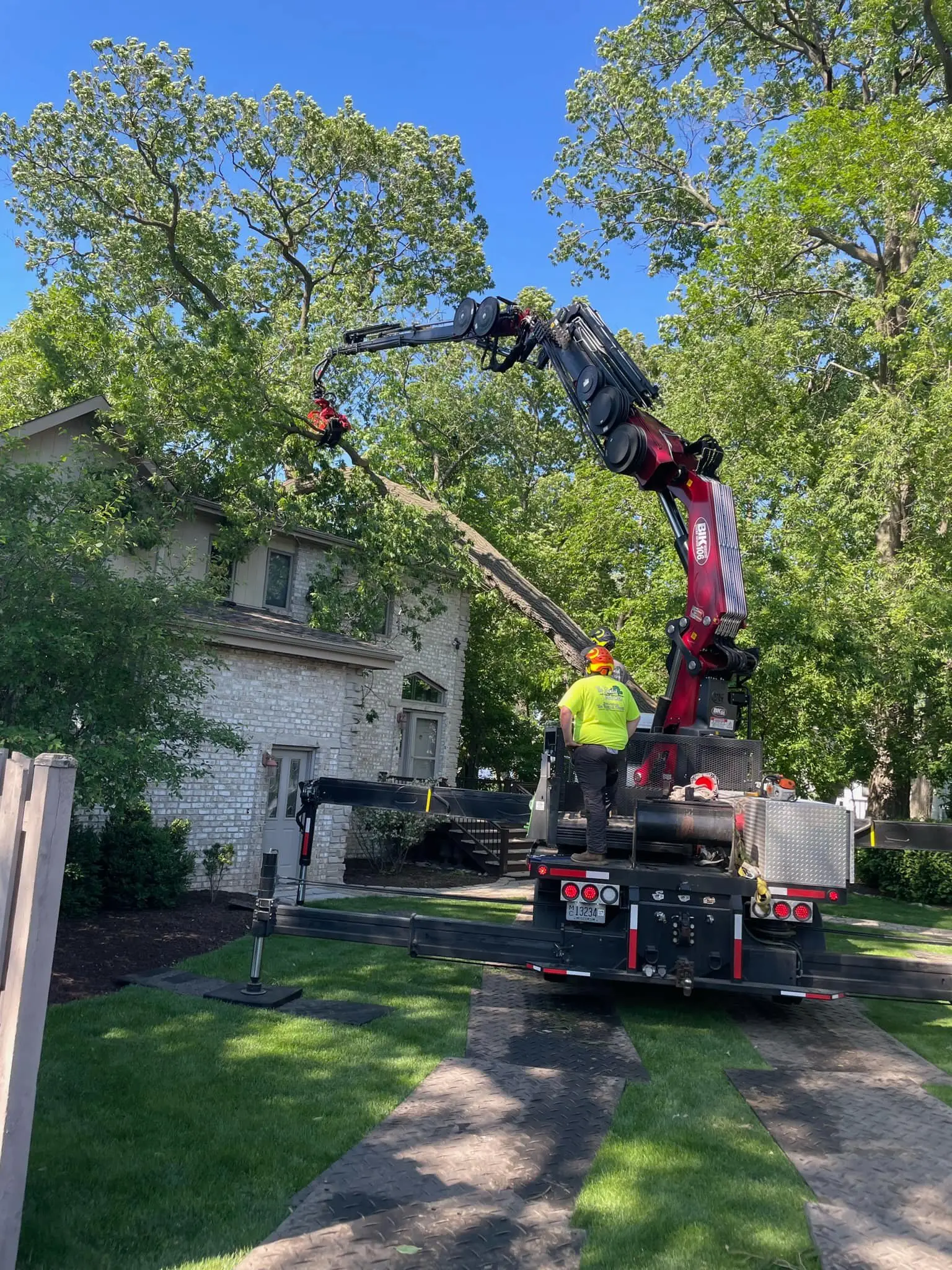 Emergency tree removal from garage in Norwalk WI after storm